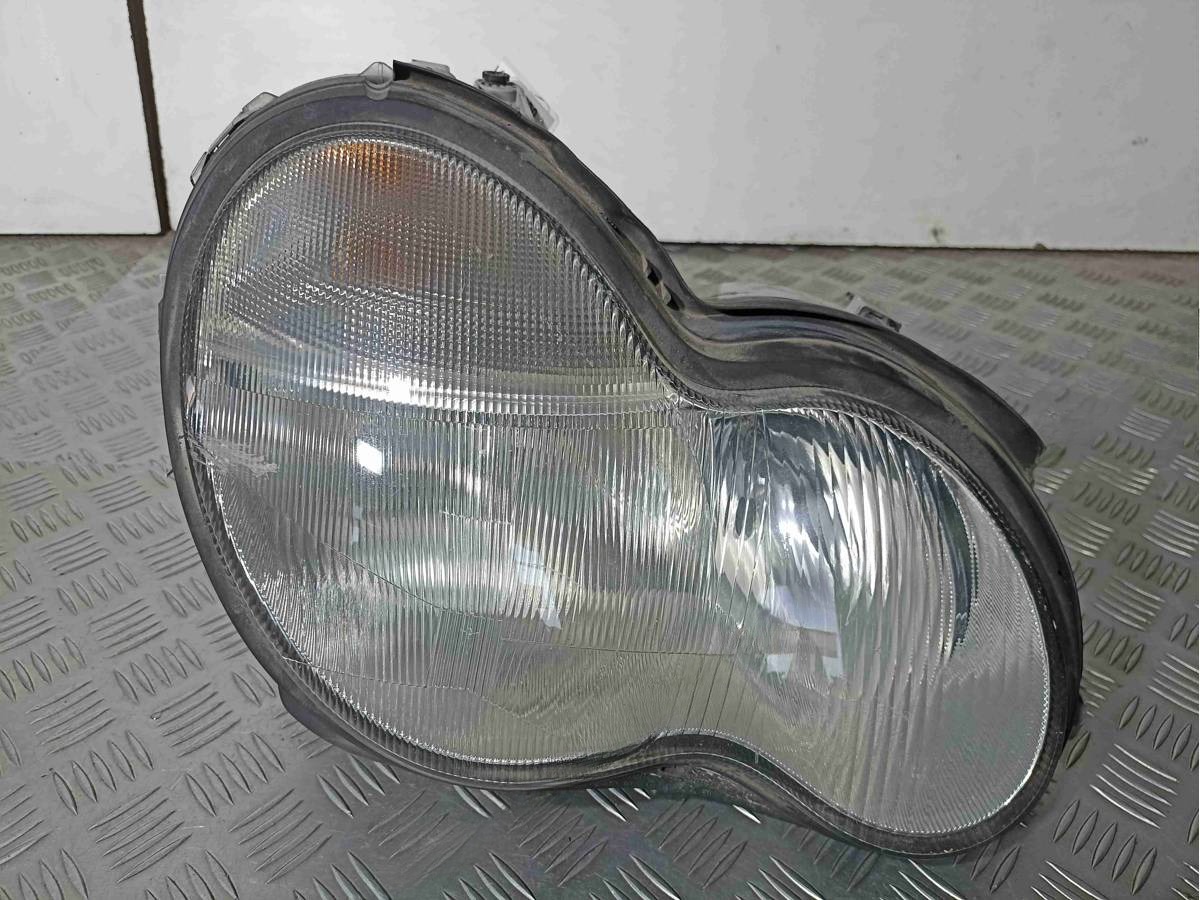 Новое Mercedes C W203, 2001 г., OEM 0301166272, арт. 009797