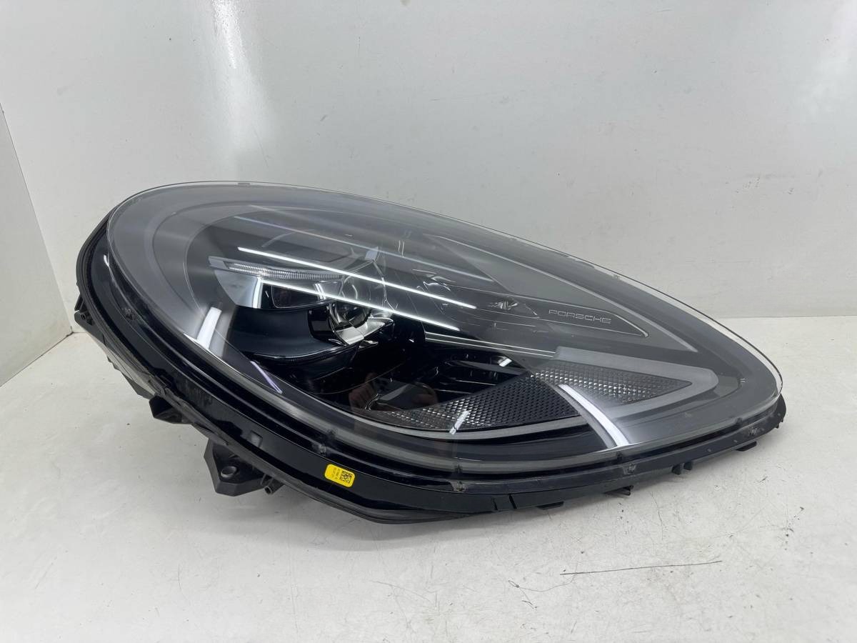 Новое Porsche Macan, 2021 г., OEM 95B941016K, арт. 13326