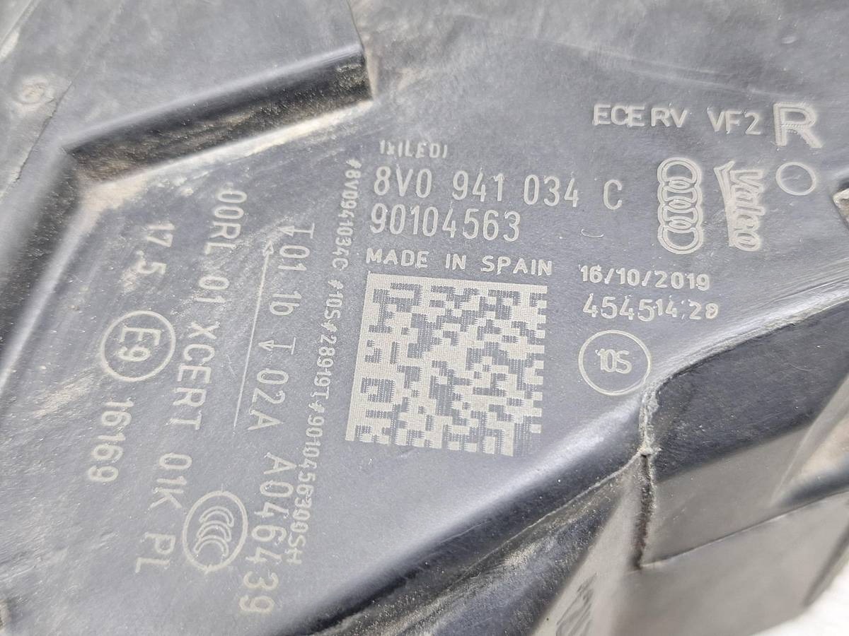Новое Audi A3, 2018 г., OEM 8V0941034C, арт. 35145, фото 9