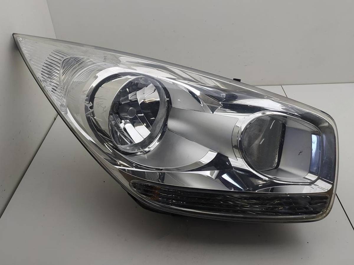 Новое Kia Venga, 2011 г., OEM 921021P500, арт. 53493891