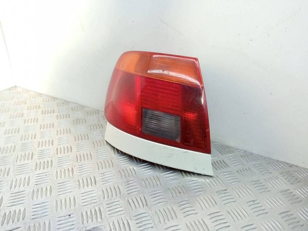 Новое Audi A4, 1998 г., OEM 8D0945095A, арт. 1039839