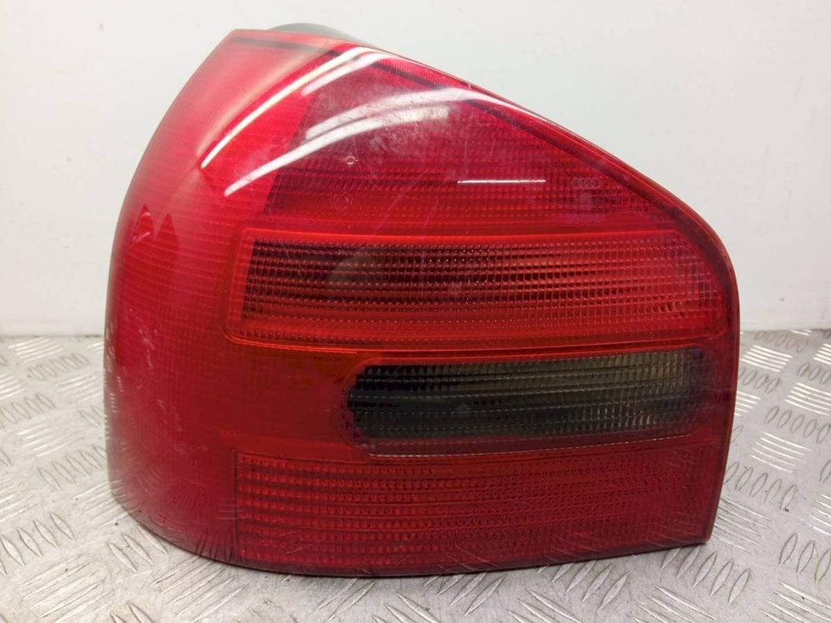 Новое Audi A3, 2002 г., OEM 8L0945095, арт. 1044701