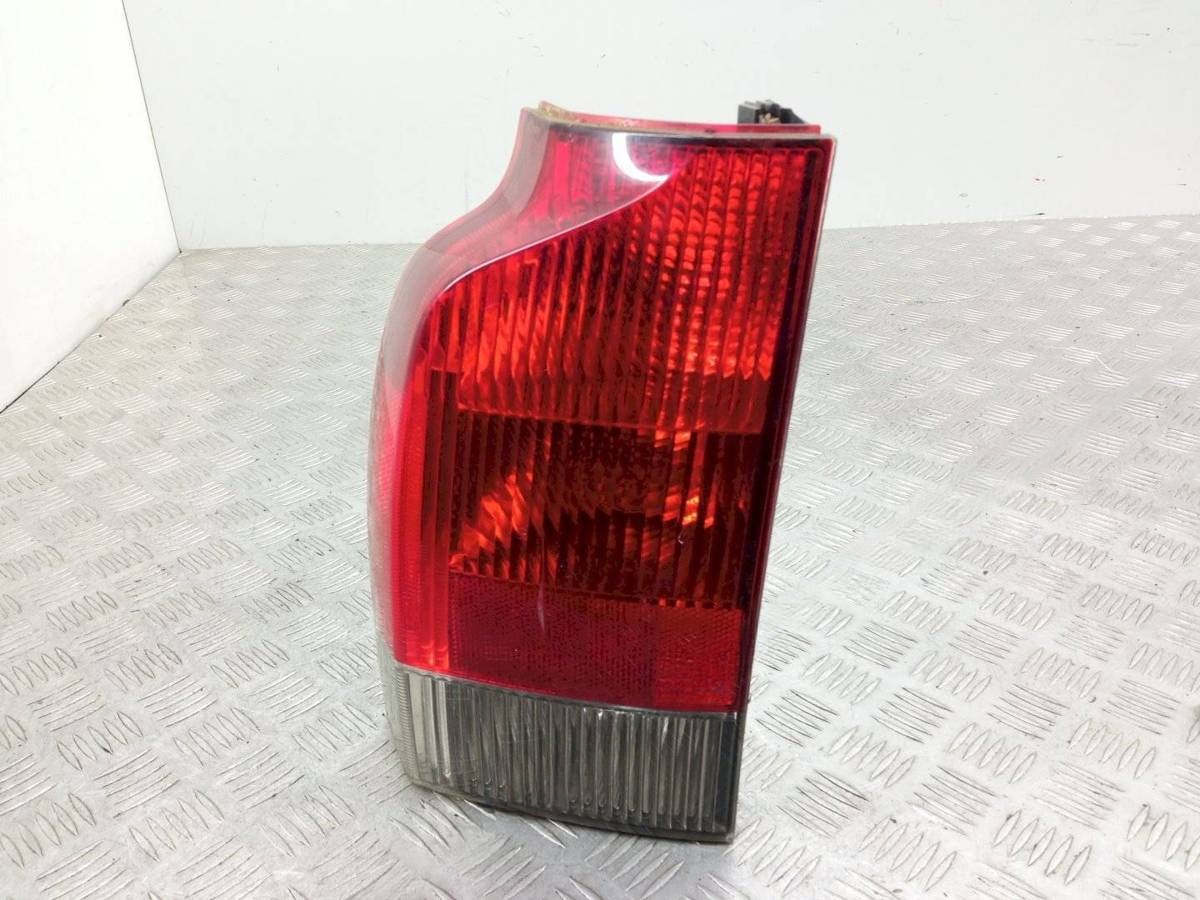 Новое Volvo V70, 2004 г., OEM 9154497, арт. 1073735