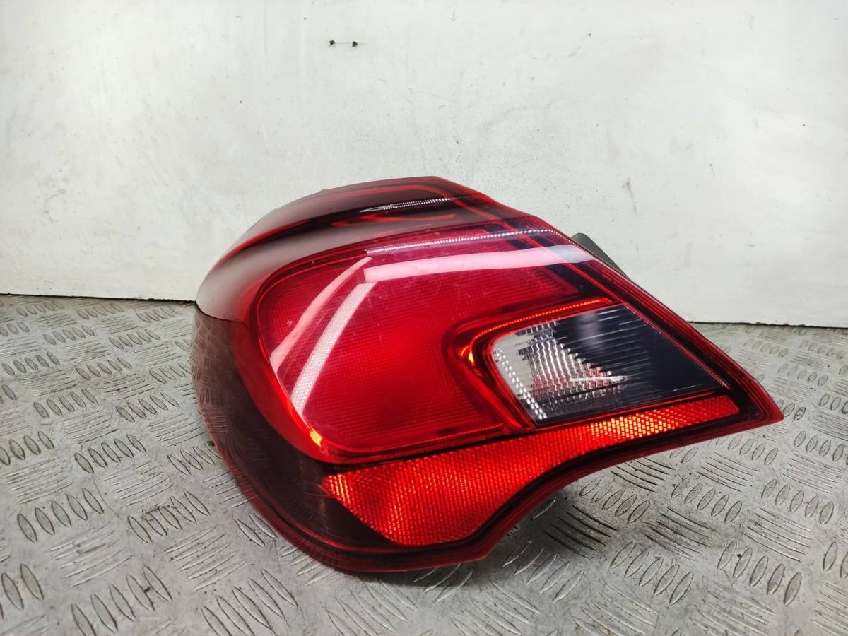 Новое Opel Corsa, 2016 г., OEM 39012621, арт. 37015
