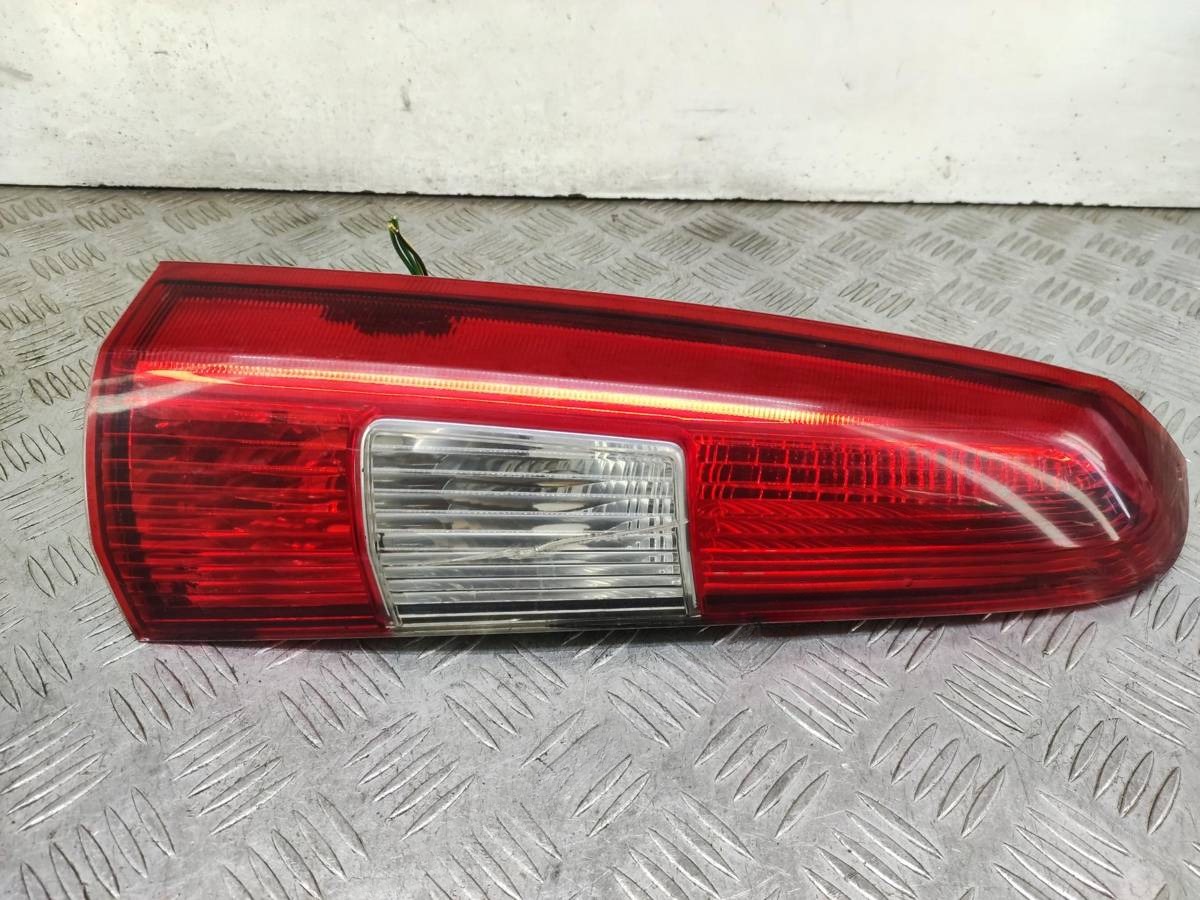 Новое Volvo V70, 2001 г., OEM 152843, арт. 40888