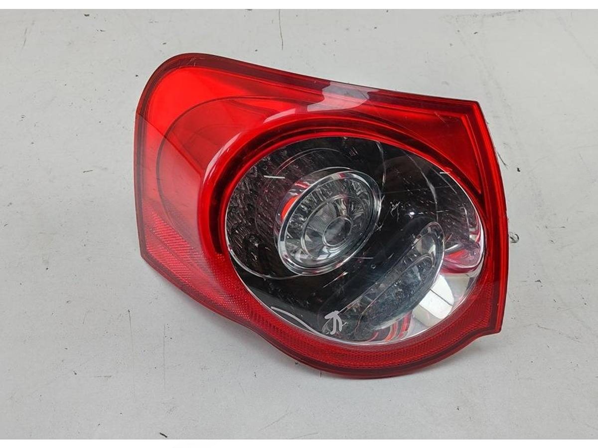 Новое Volkswagen Passat B6, 2005 г., OEM 3C9945095, арт. 53988328