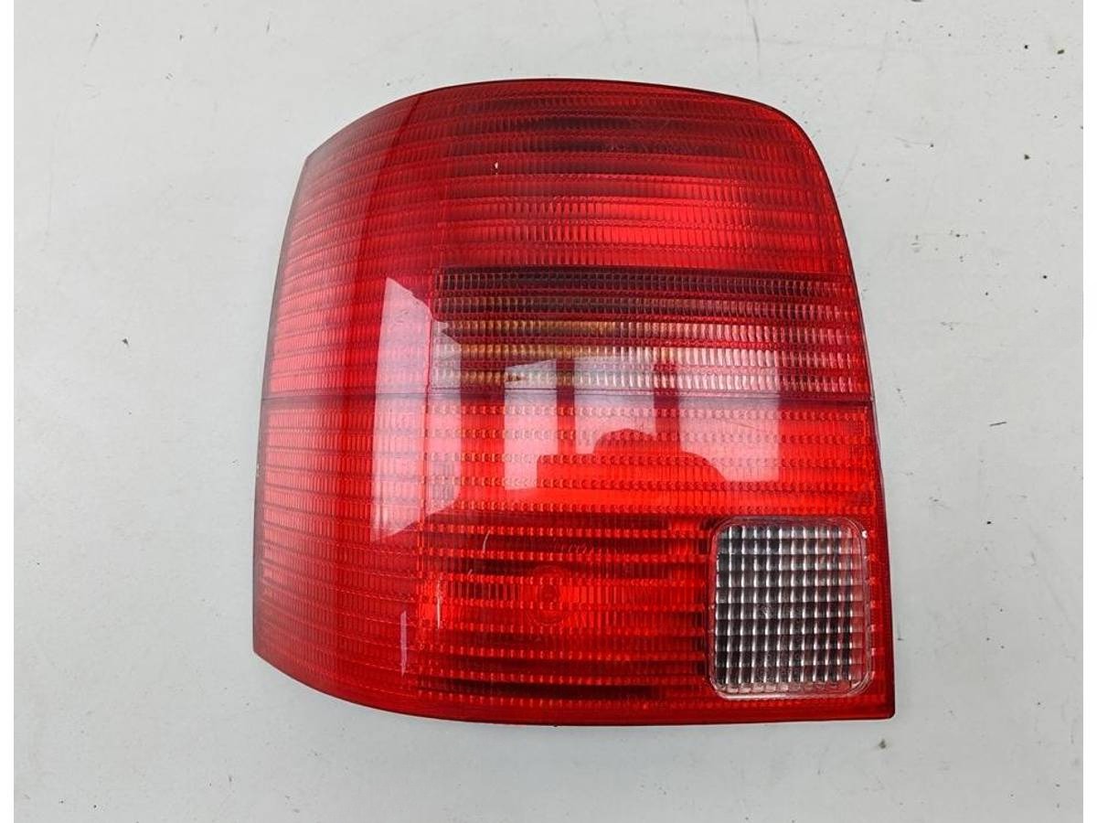 Новое Volkswagen Passat B5, 2000 г., OEM 3B9945111F, арт. 54705819