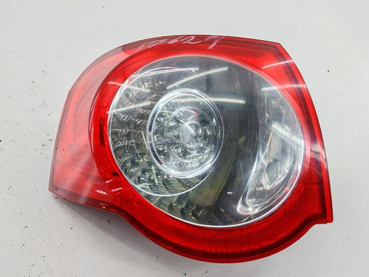 Новое Volkswagen Passat B6, 2009 г., OEM 3C9945095N, арт. 54952914