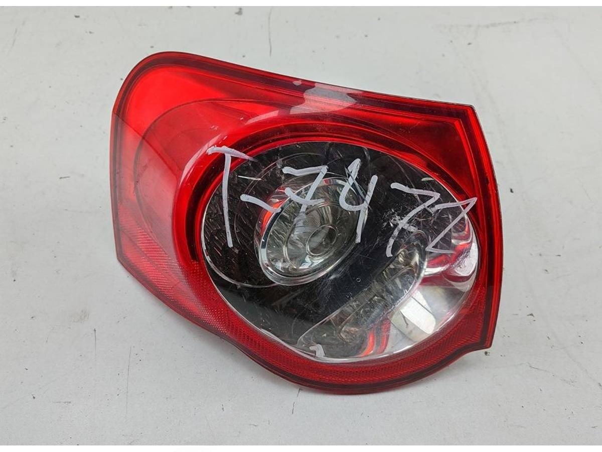 Новое Volkswagen Passat B6, 2006 г., OEM 3C9945095C, арт. 55134737