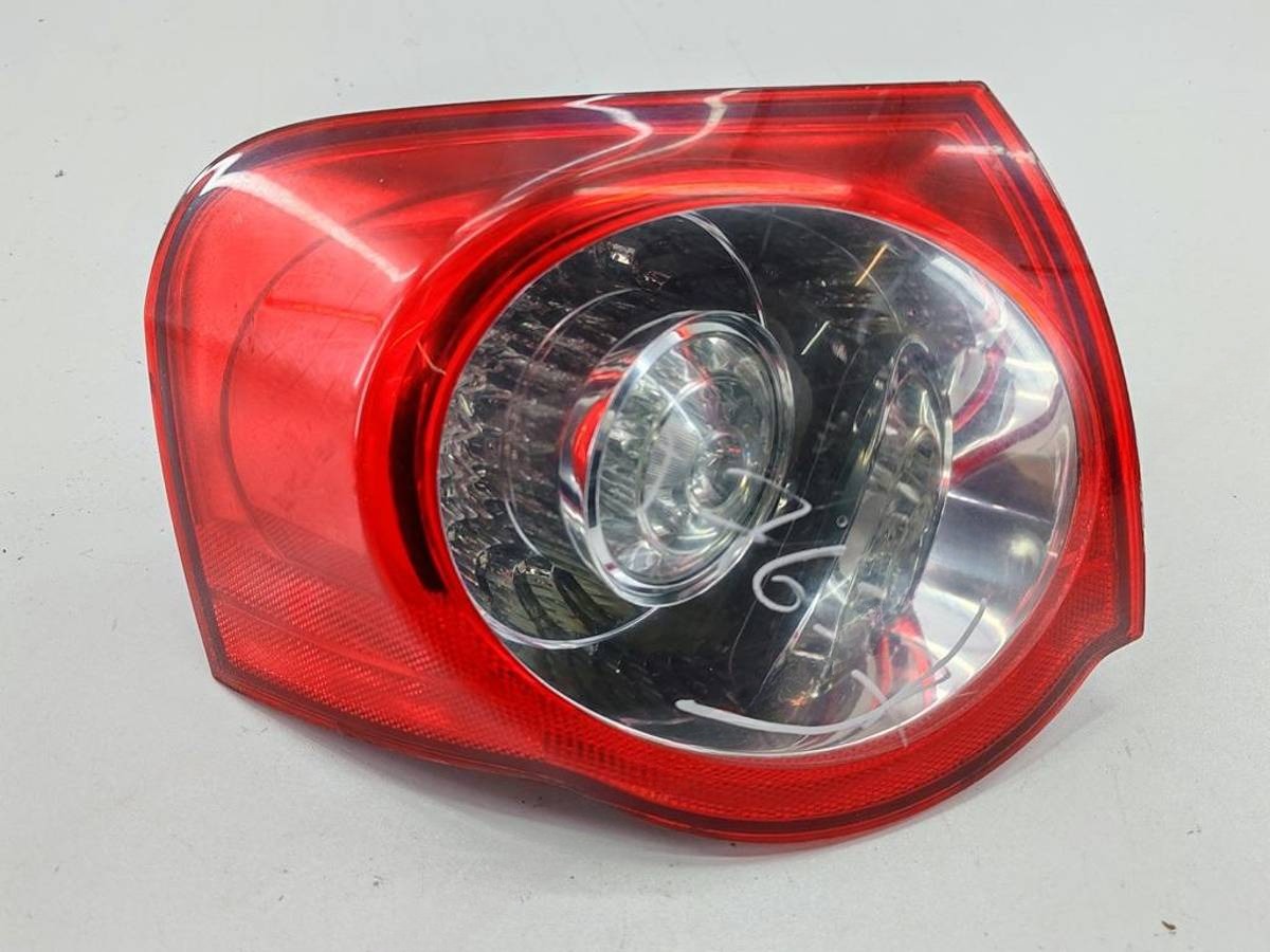 Новое Volkswagen Passat B6, 2007 г., OEM 3C945095, арт. 55360348