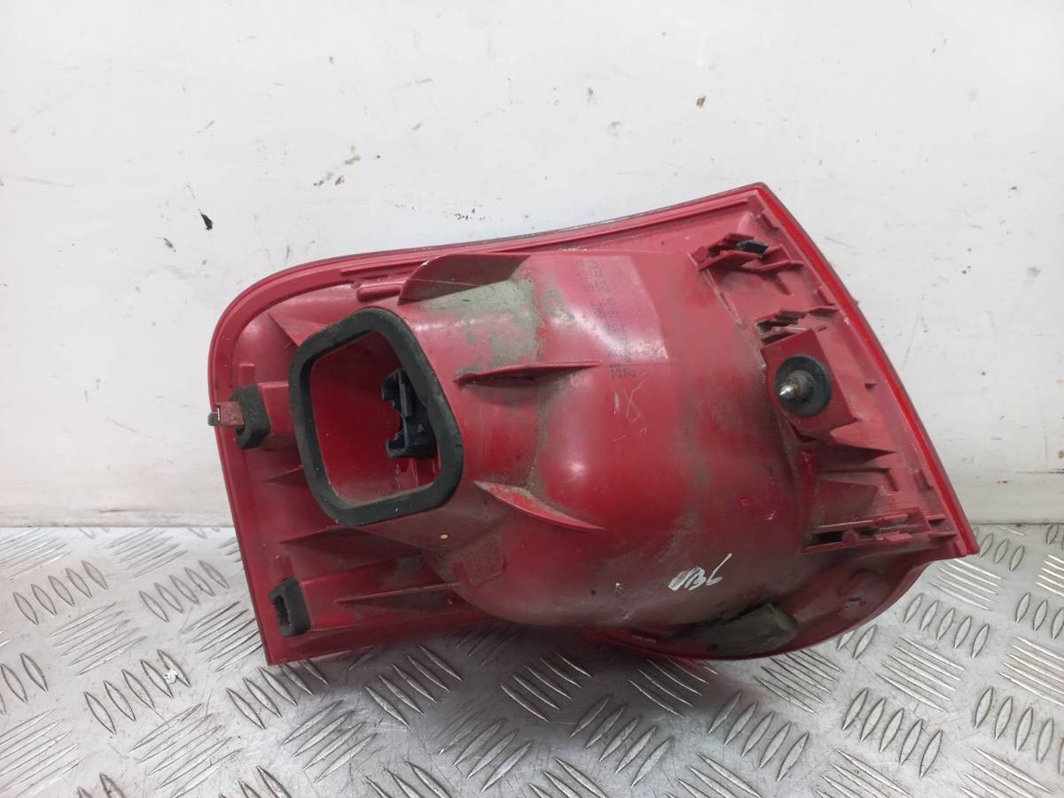 Новое Volkswagen Passat, 2006 г., OEM 3C9945096C, арт. 1117467, фото 2