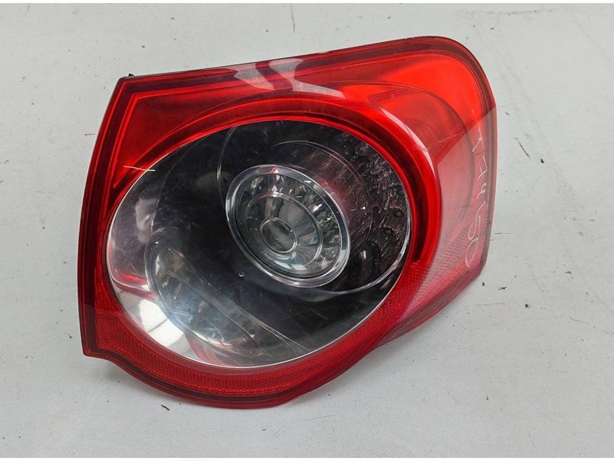 Новое Volkswagen Passat B6, 2006 г., OEM 3C9945096C, арт. 53860915