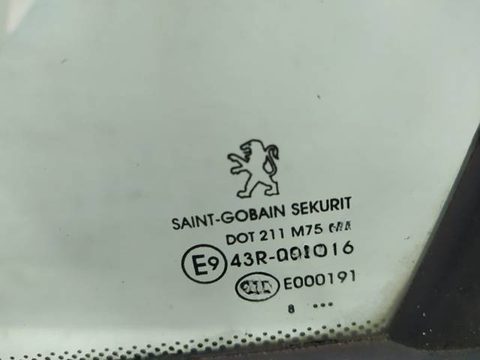 Форточка передняя левая Peugeot 308, 2008 г., арт. 10217377, фото 2