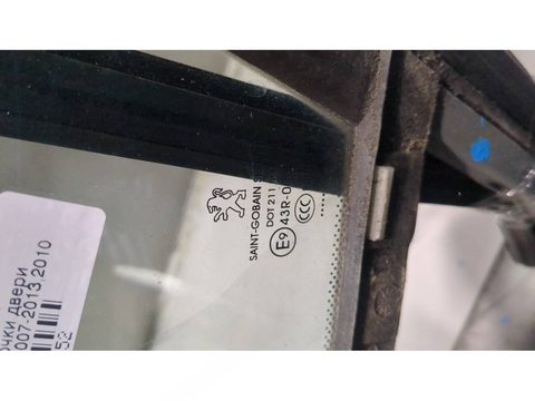 Форточка передняя левая Peugeot 308 I, 2007 г., OEM 9300T8, арт. 20520452
