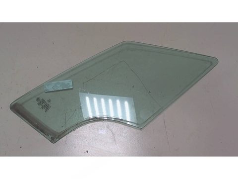 Форточка передняя левая Mercedes A W168, 1997 г., OEM A1687250109, арт. 7283238