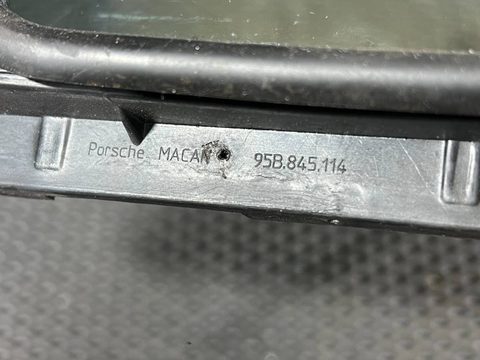 Форточка передняя правая Porsche Macan, 2022 г., OEM 95B845114, арт. 01637089, фото 8