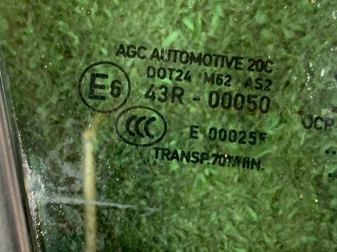 Форточка передняя правая Porsche Macan, 2023 г., OEM 95B845114, арт. 01935677_2, фото 7