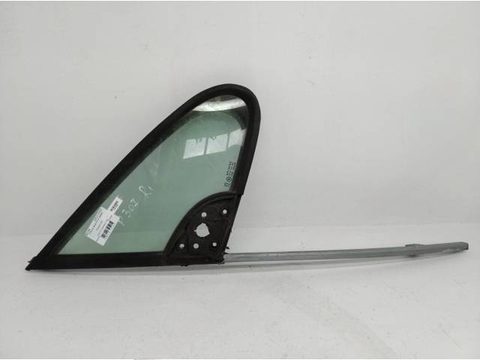 Форточка передняя правая Peugeot 307, 2003 г., арт. 10127052