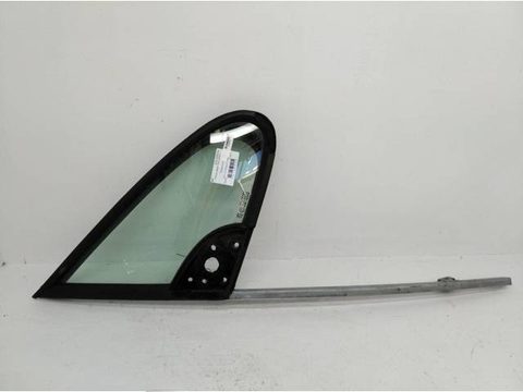Форточка передняя правая Peugeot 307, 2001 г., арт. 10129328