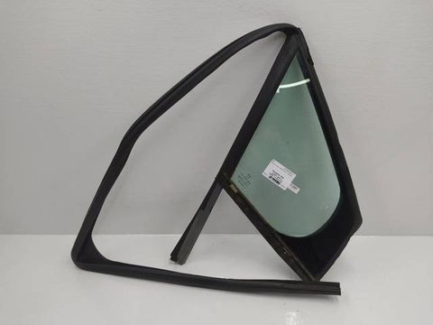 Форточка передняя правая Peugeot 308, 2008 г., арт. 10345917