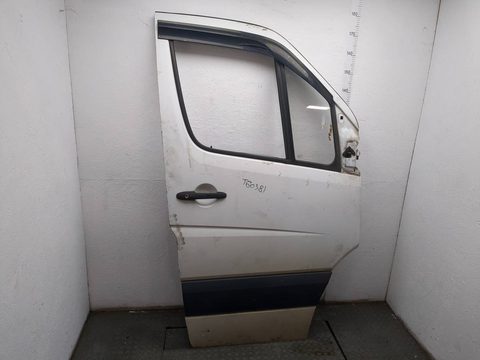 Форточка передняя правая Mercedes Sprinter W906, 2006 г., OEM A9067250109, арт. 11746055