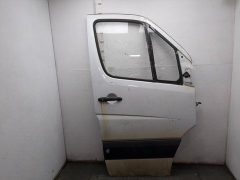 Форточка передняя правая Mercedes Sprinter W906, 2006 г., OEM A9067250109, арт. 11752294