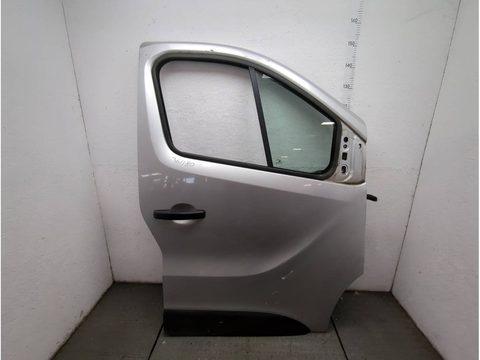 Форточка передняя правая Renault Trafic, 2014 г., OEM 768301999R, арт. 11818942