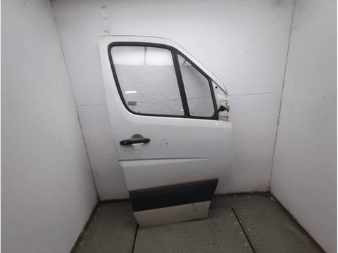 Форточка передняя правая Mercedes Sprinter W906, 2006 г., арт. 11937944