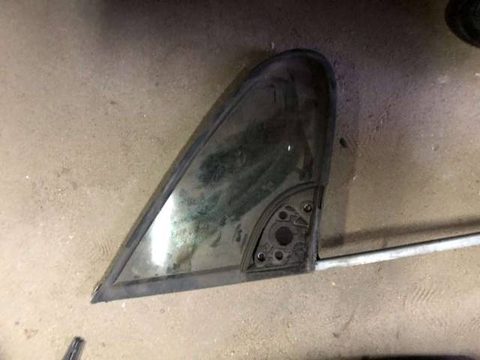 Форточка передняя правая Peugeot 307, 2003 г., арт. 20289492