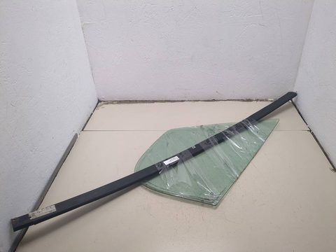 Форточка передняя правая Opel Vivaro A, 2001 г., OEM 91165705, арт. 20721570