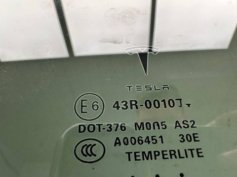 Форточка передняя правая Tesla Model S, 2018 г., OEM 43R001074, арт. B126477_5, фото 6