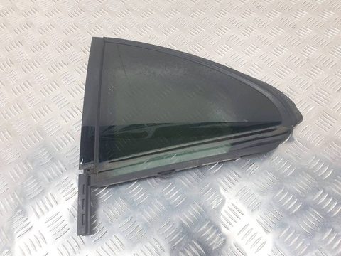 Форточка задняя левая Mercedes C W205, 2014 г., OEM A2057300055, арт. 10095