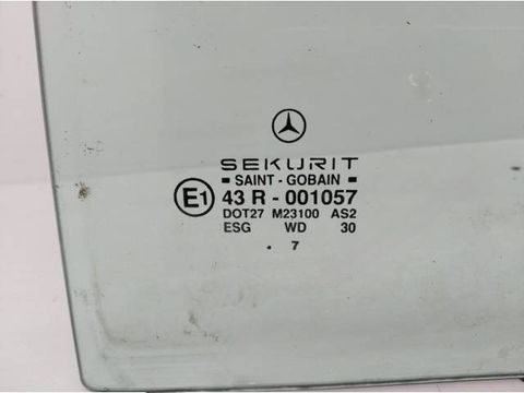 Форточка задняя левая Mercedes C W202, 1997 г., арт. 10148663, фото 2