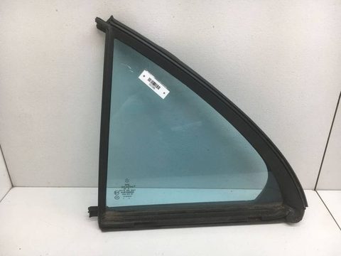 Форточка задняя левая Mercedes C W203, 2007 г., OEM A2037300755, арт. 10188