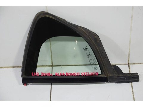Форточка задняя левая Alfa Romeo Stelvio 949, 2016 г., OEM 50552741, арт. 102564