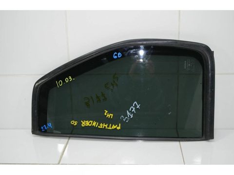 Форточка задняя левая Nissan Pathfinder R50, 2001 г., OEM 822632W300, арт. 122583