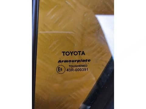 Форточка задняя левая Toyota Hilux, 2021 г., OEM 681240K250, арт. 211628, фото 2