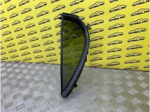 Форточка задняя левая Toyota Hilux, 2021 г., OEM 681240K260, арт. 217835
