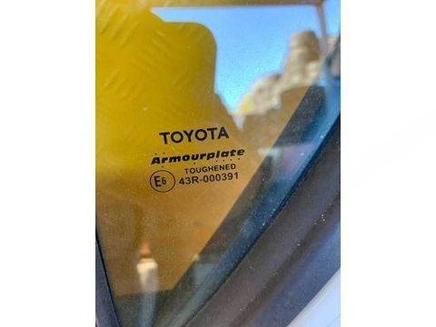 Форточка задняя левая Toyota Hilux, 2022 г., OEM 681240K250, арт. 222940, фото 2