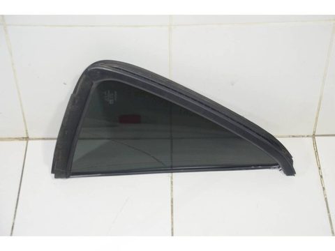 Форточка задняя левая Toyota Sequoia UCK45, 2002 г., OEM 681240C020, арт. 96951