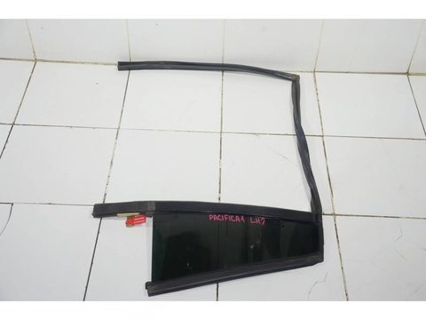 Форточка задняя левая Chrysler Pacifica CS, 2006 г., OEM 5102345AA, арт. 96965