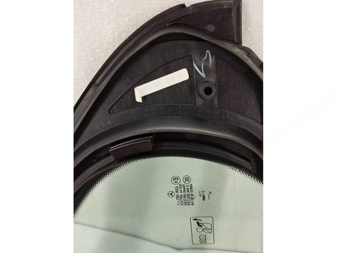 Форточка задняя правая Mercedes C W205, 2016 г., OEM A2057300155, арт. 16325, фото 5