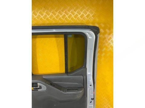 Форточка задняя правая Nissan Navara, 2010 г., OEM 82262EB320, арт. 184551