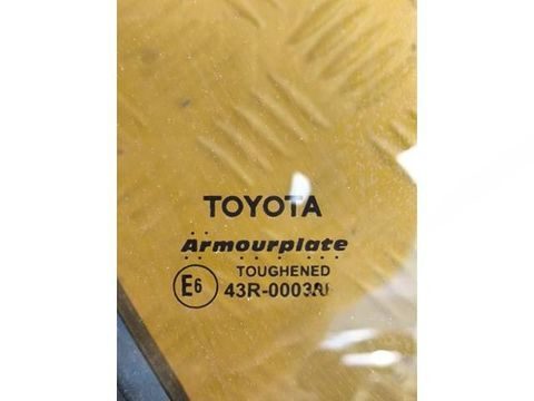 Форточка задняя правая Toyota Hilux, 2021 г., OEM 681230K250, арт. 211672, фото 2