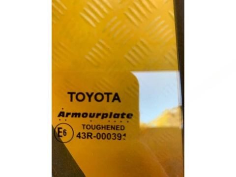 Форточка задняя правая Toyota Hilux, 2022 г., OEM 681230K250, арт. 222959, фото 2
