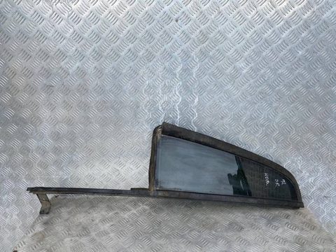 Форточка задняя правая Lincoln Navigator, 2000 г., арт. 67948