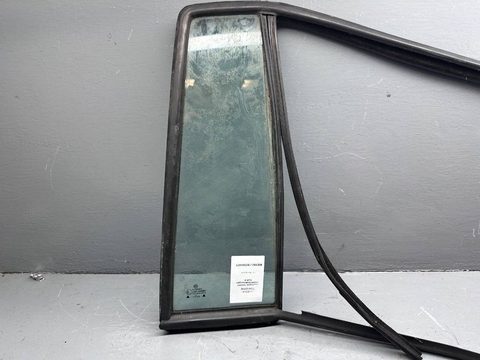 Форточка задняя правая Volkswagen Golf, 2001 г., OEM 1J6845216D, арт. B92502421, фото 2
