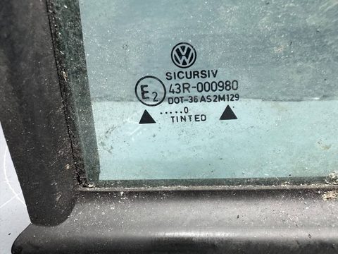 Форточка задняя правая Volkswagen Golf, 2001 г., OEM 1J6845216D, арт. B92502421, фото 3