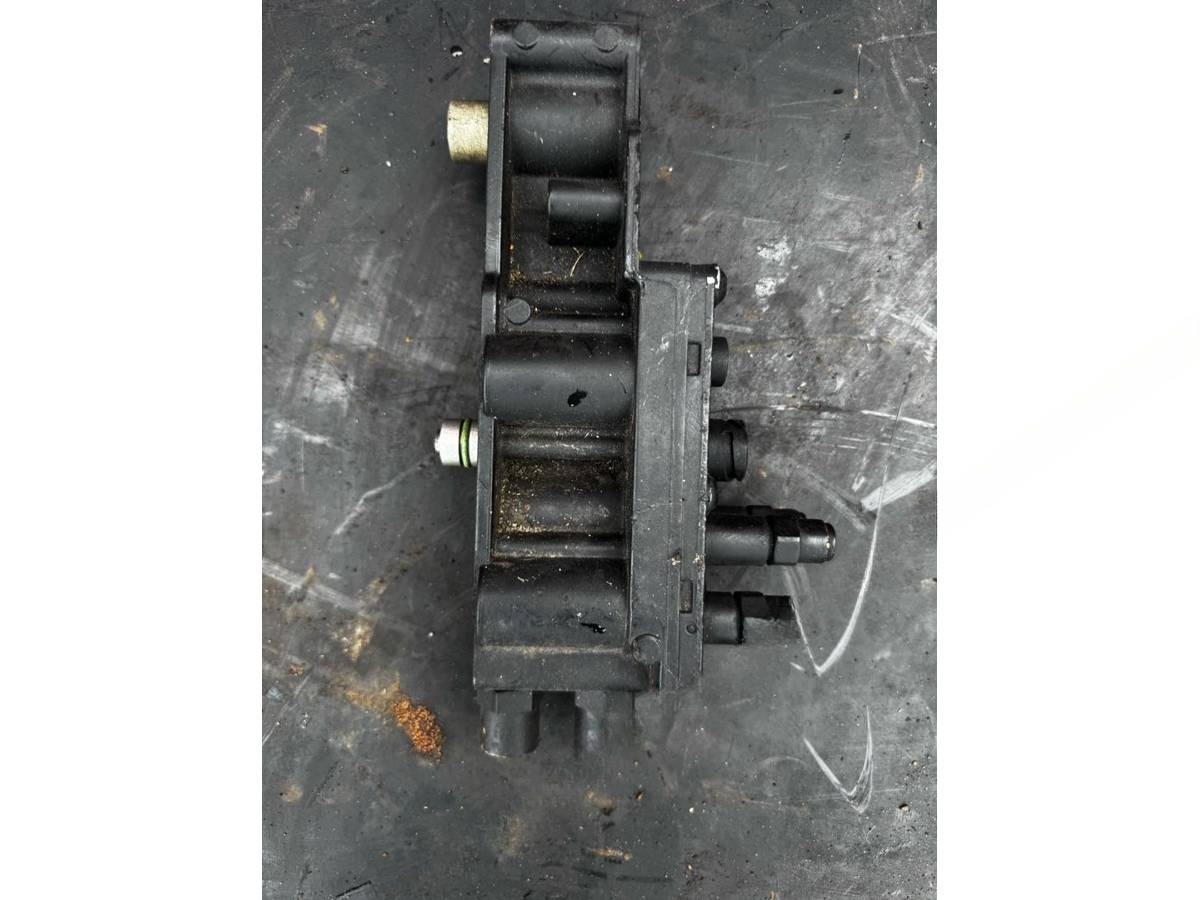 Новое Mini Countryman, 2004 г., OEM 11127585906, арт. 12637