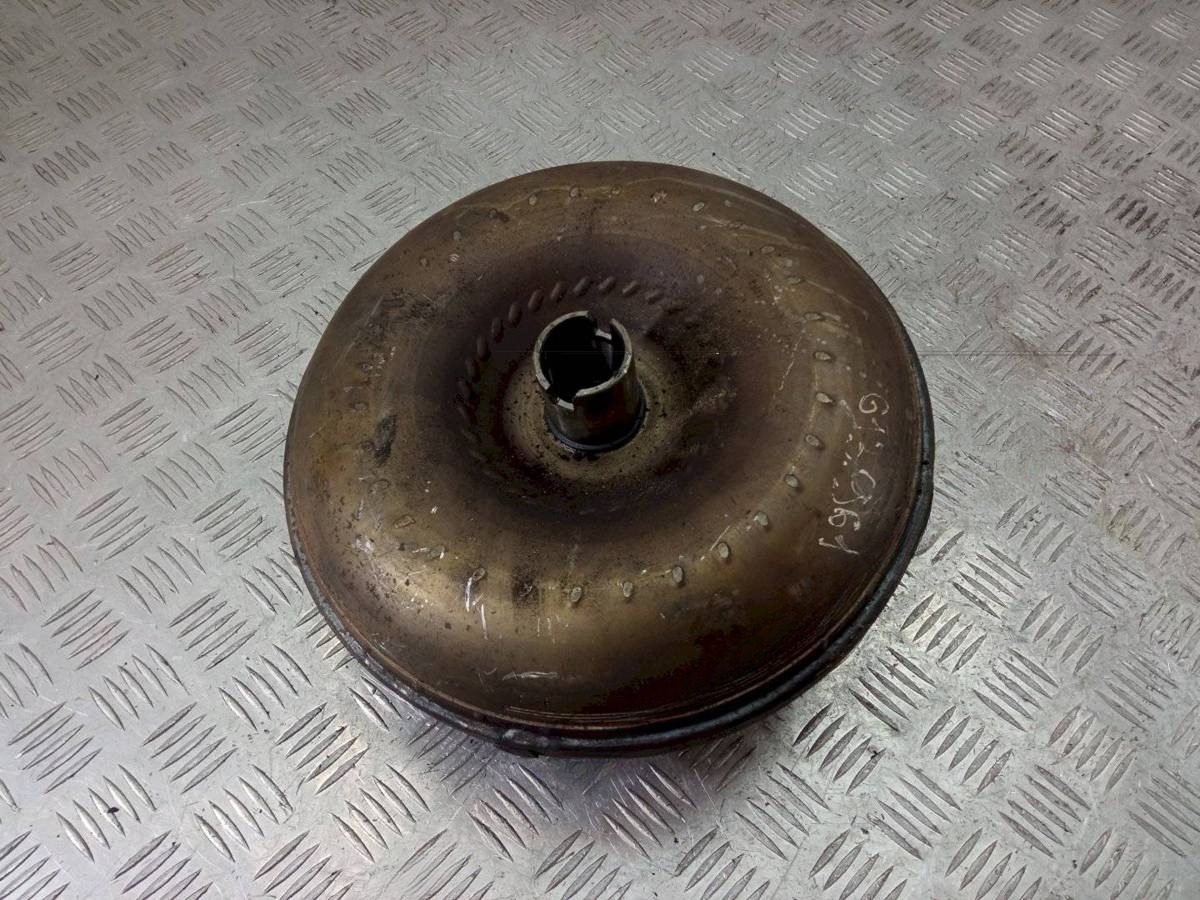 Новое Mercedes E W210, 2002 г., арт. 1085191